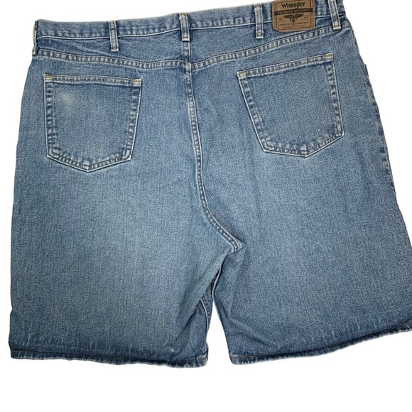 Wrangler Relaxed Fit Jean Shorts Mens Sz 44 Blue Denim Everyday Casual Work - Picture 2 of 10